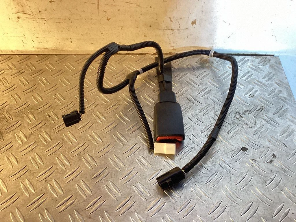Eesmise turvavöö pannal – Toyota Prius (XW30) (2009-2015)