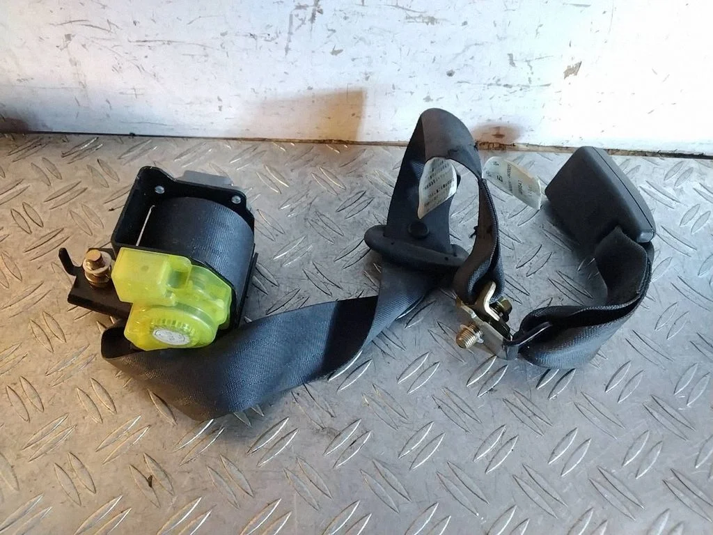 Rear seatbelt 90543A0