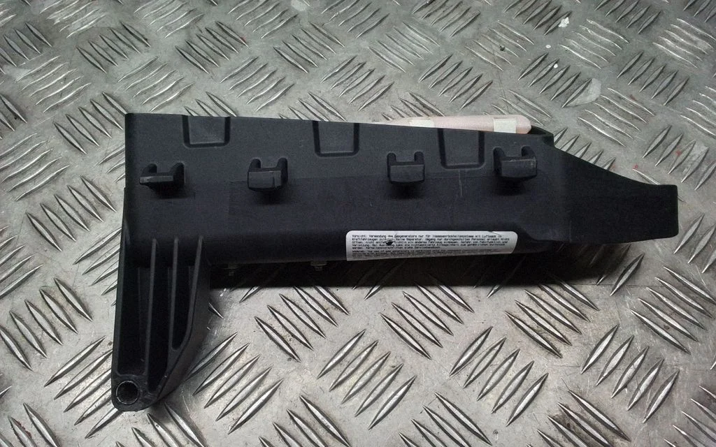 Istme turvapadi – Porsche Macan (95B) (2019-)