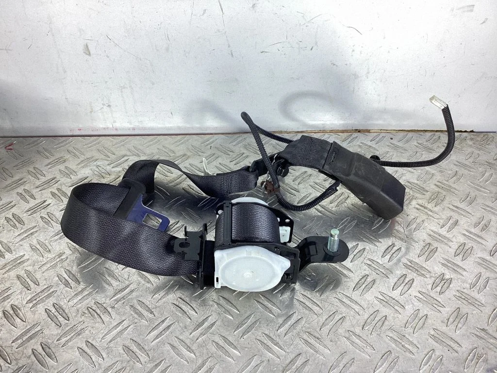Middle seatbelt (rear) – Honda Accord (2008-2016)