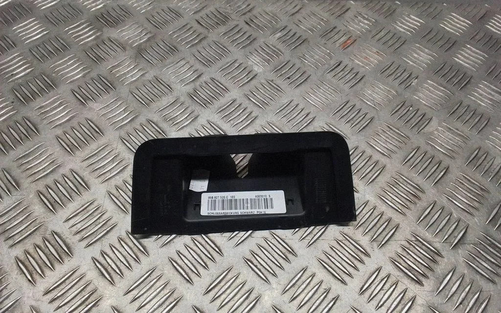 Pozostałe elementy tapicerki bagażnika 95B827520C
