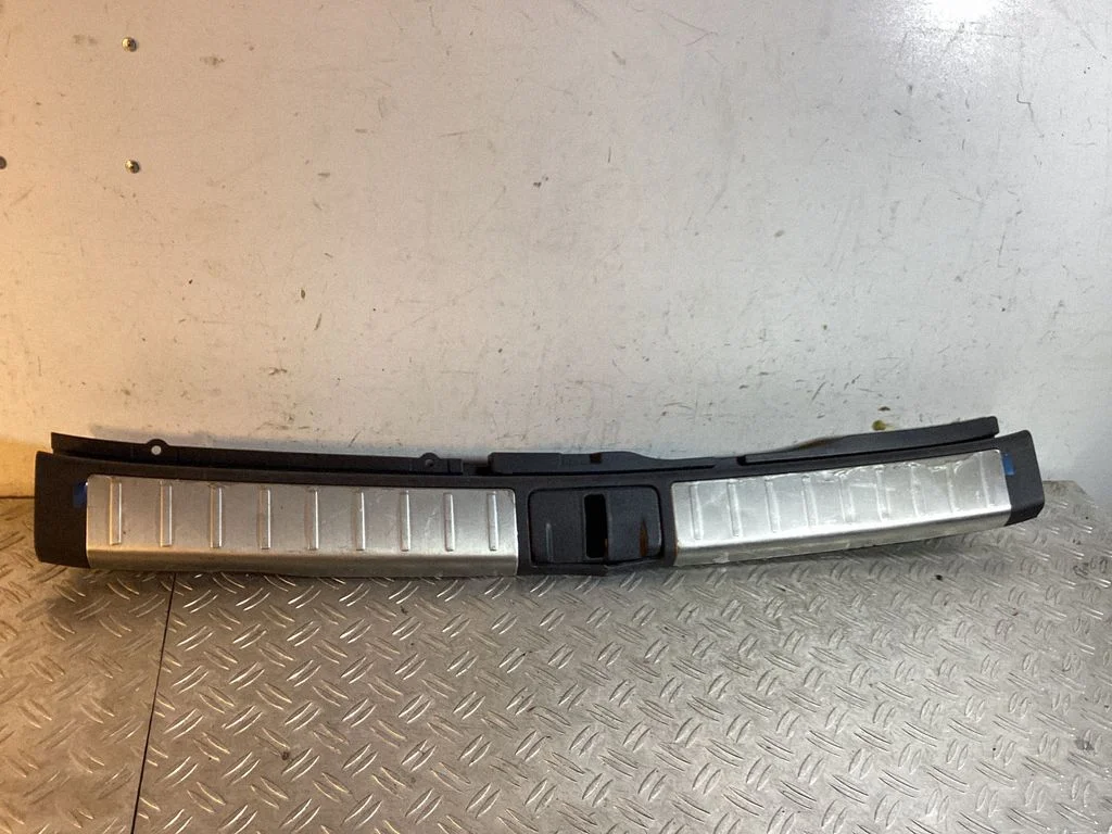 Trunk/boot sill cover protection – Lexus RX III (2008-2015)
