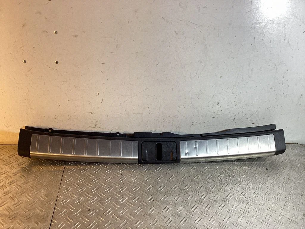 Trunk/boot sill cover protection – Lexus RX III (2008-2015)