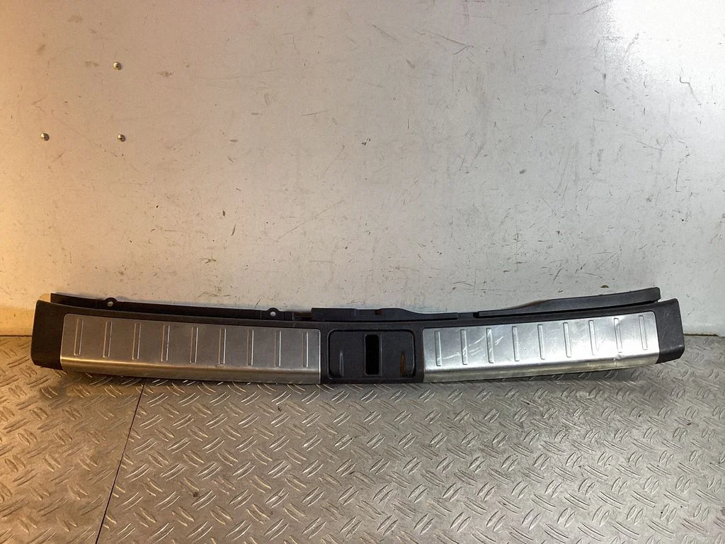 Trunk/boot sill cover protection – Lexus RX III (2008-2015)