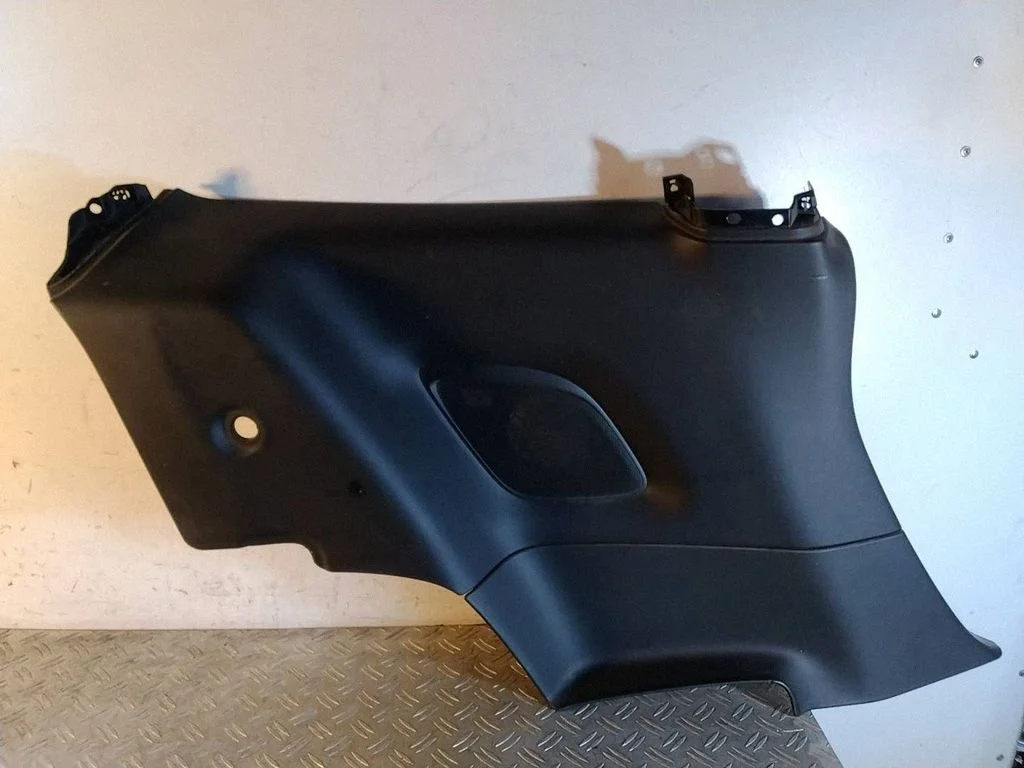 Pagasiruumi külje viimistluspaneel – Porsche 911 991 (2011-2019)