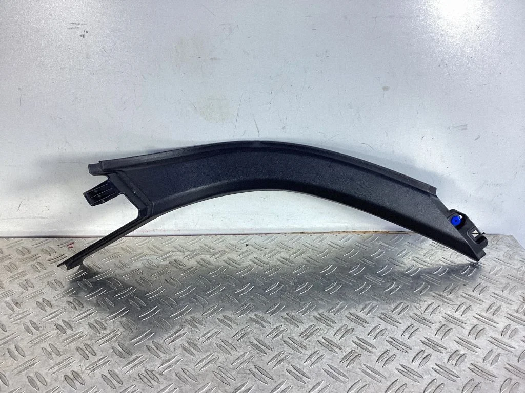 Bottom trim – Tesla Model S (2012-)