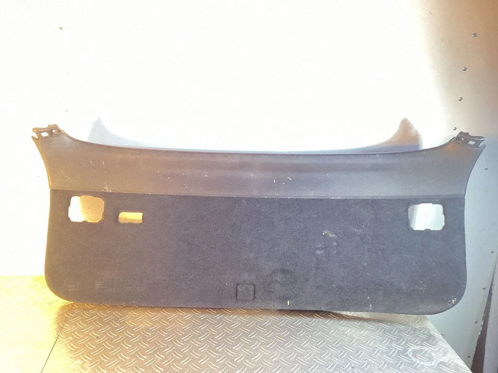 Tailgate/boot lid cover trim – Lexus RX 450H (2016-)