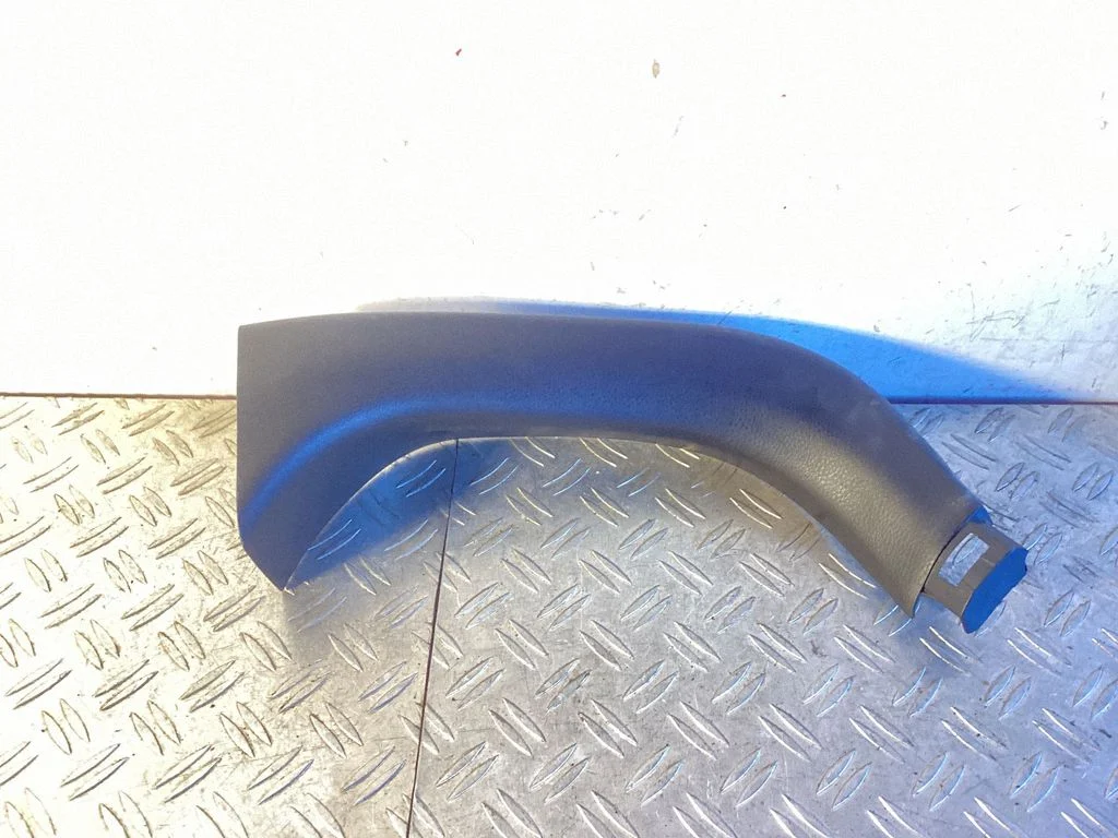 Tailgate/trunk side cover trim – Toyota RAV 4 (XA40) (2012-2018)