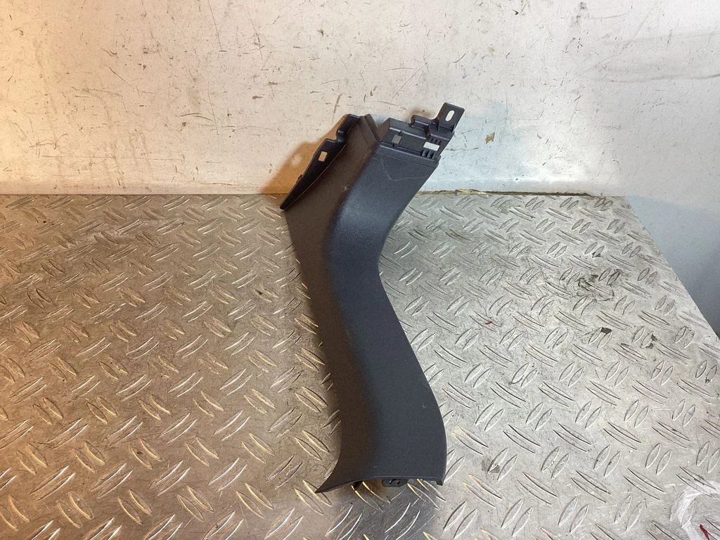 Tailgate/trunk side cover trim – Lexus RX III (2008-2015)