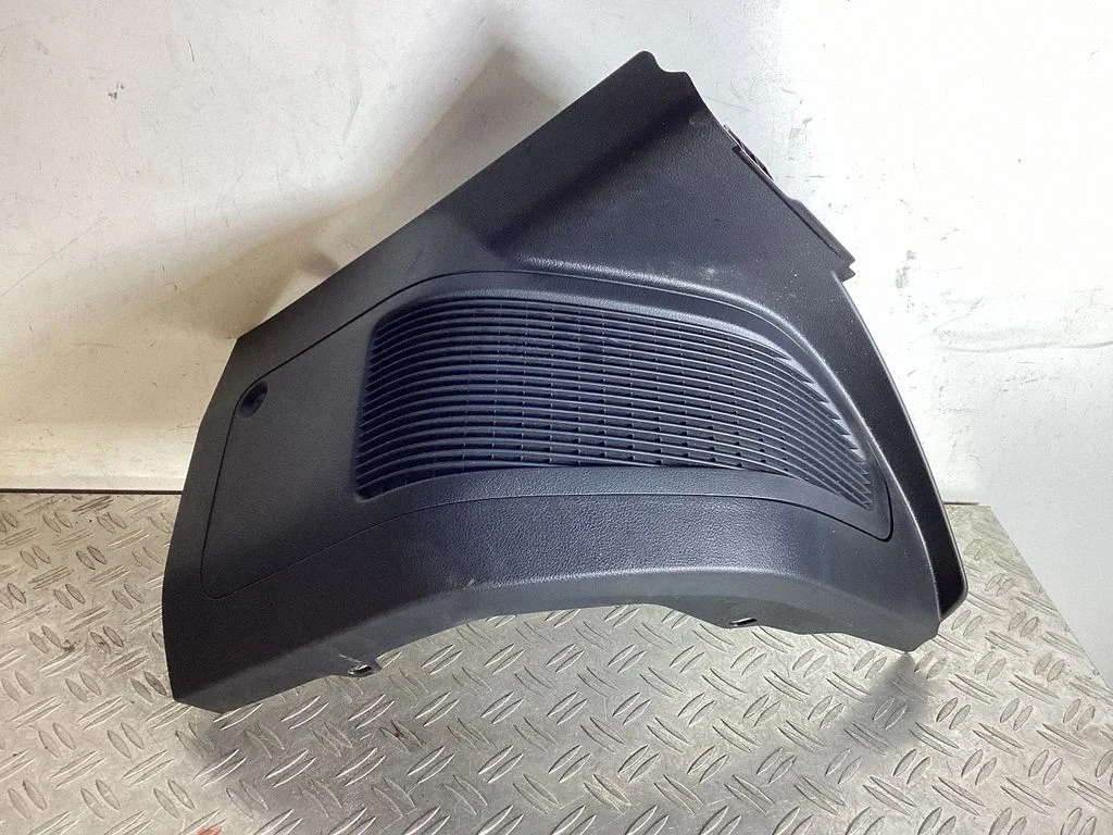 Tailgate/trunk side cover trim – Lexus NX (2021-)