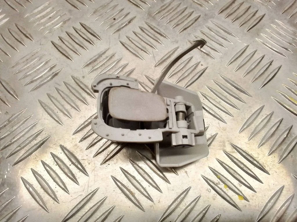 Päikesesirmi kinnitusklamber – Tesla Model 3 (2017-)