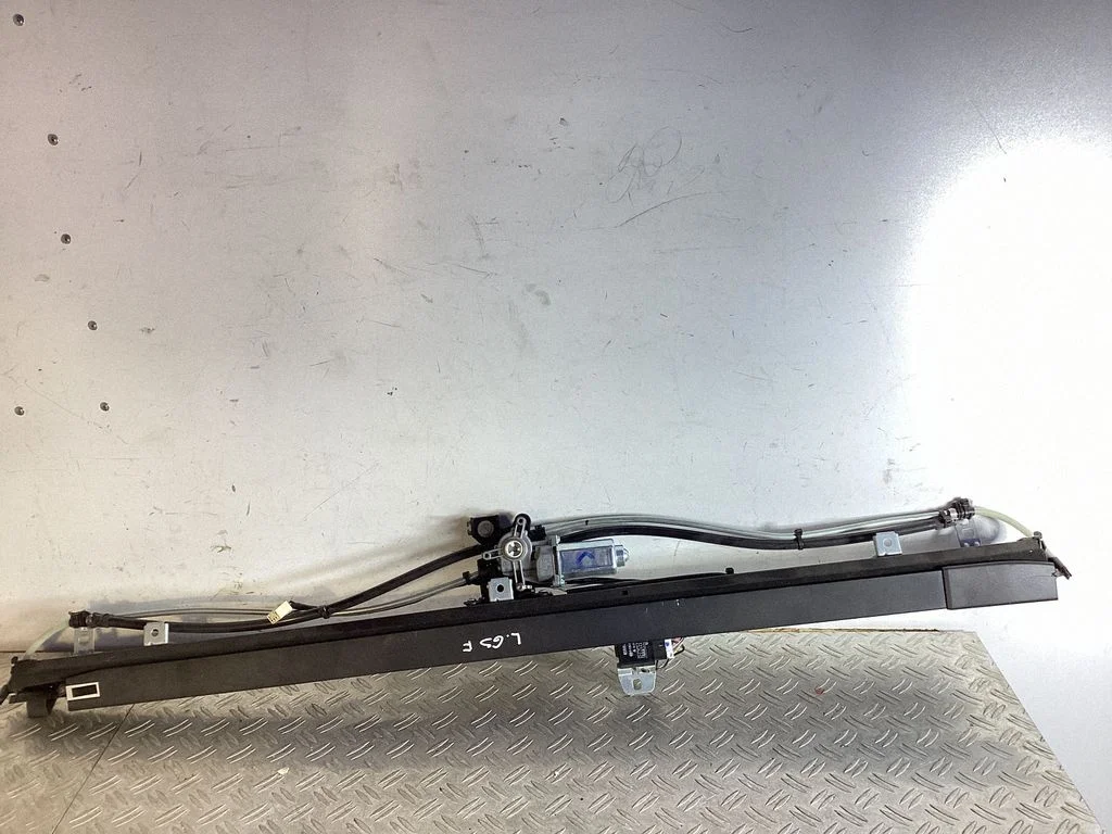 Elektriline tagaklaasi päikesevari – Lexus GS 250 350 300H 450H (2013-)
