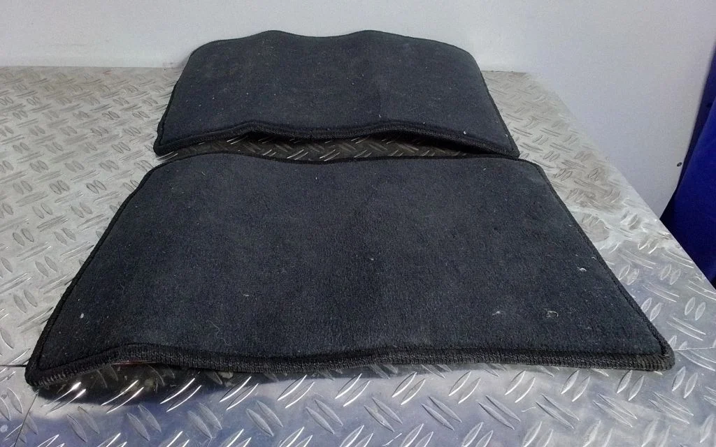 Rear floor mat