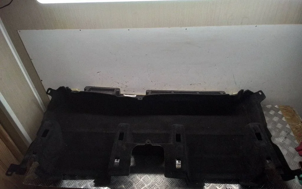 Rear floor carpet liner – Tesla Model Y (2020-)