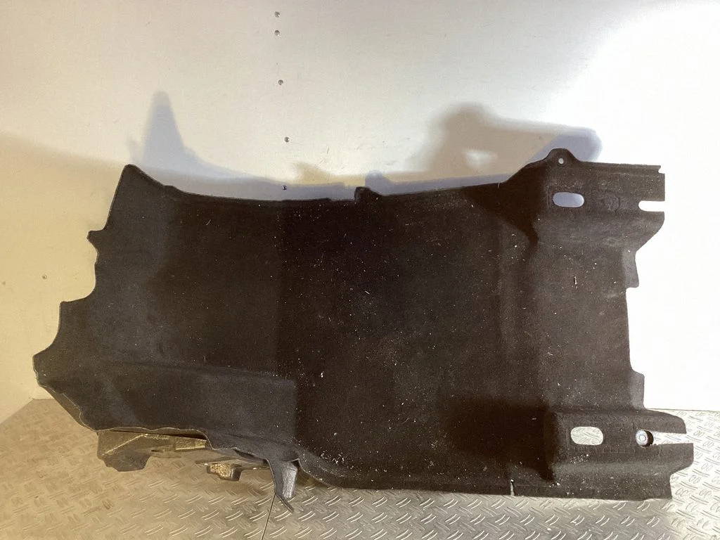 Front floor carpet liner – Tesla Model Y (2020-)