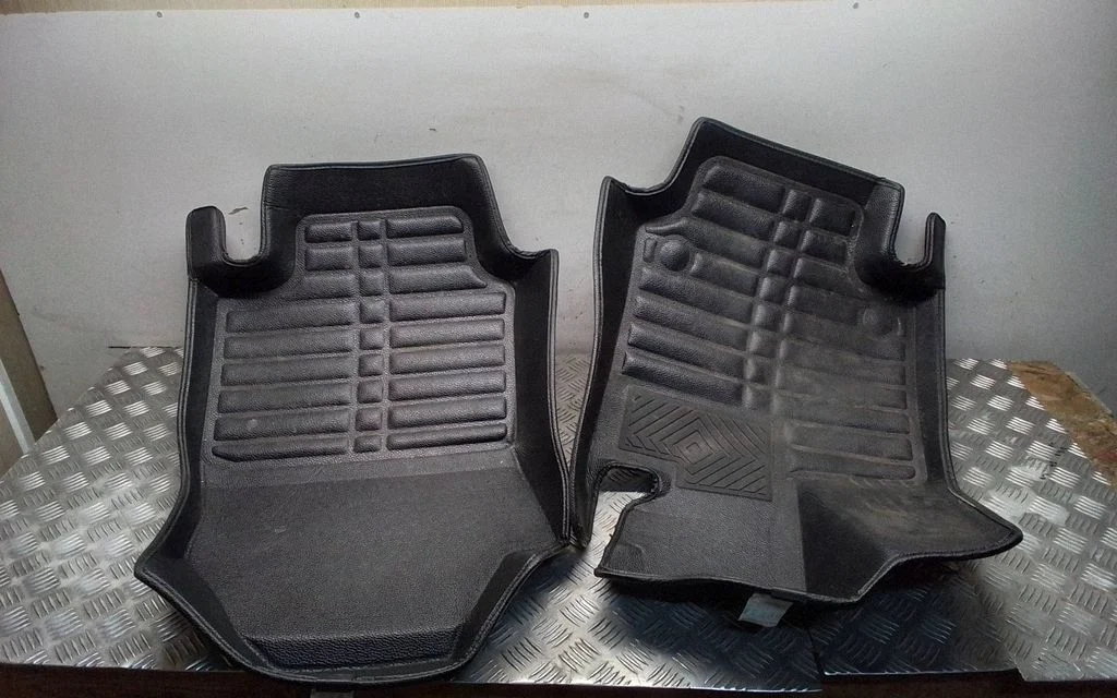 Front floor mat – Toyota RAV 4 (XA50) (2018-)
