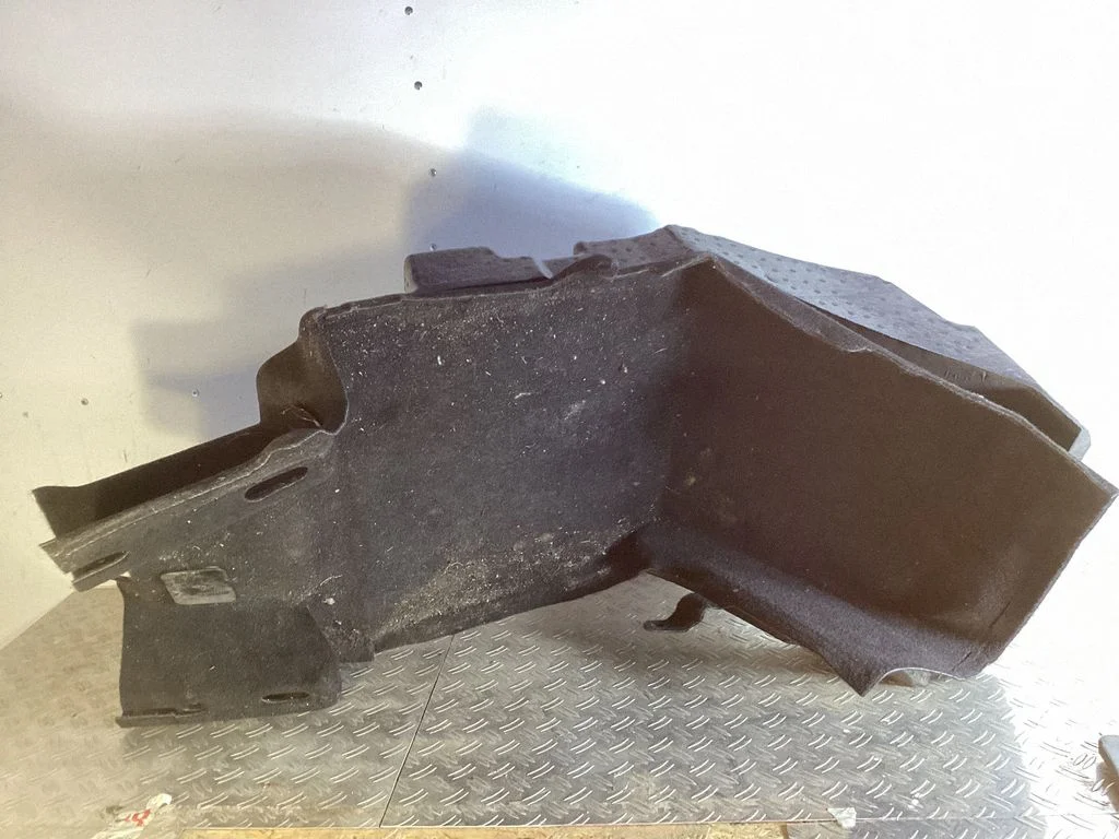 Front floor carpet liner – Tesla Model Y (2020-)