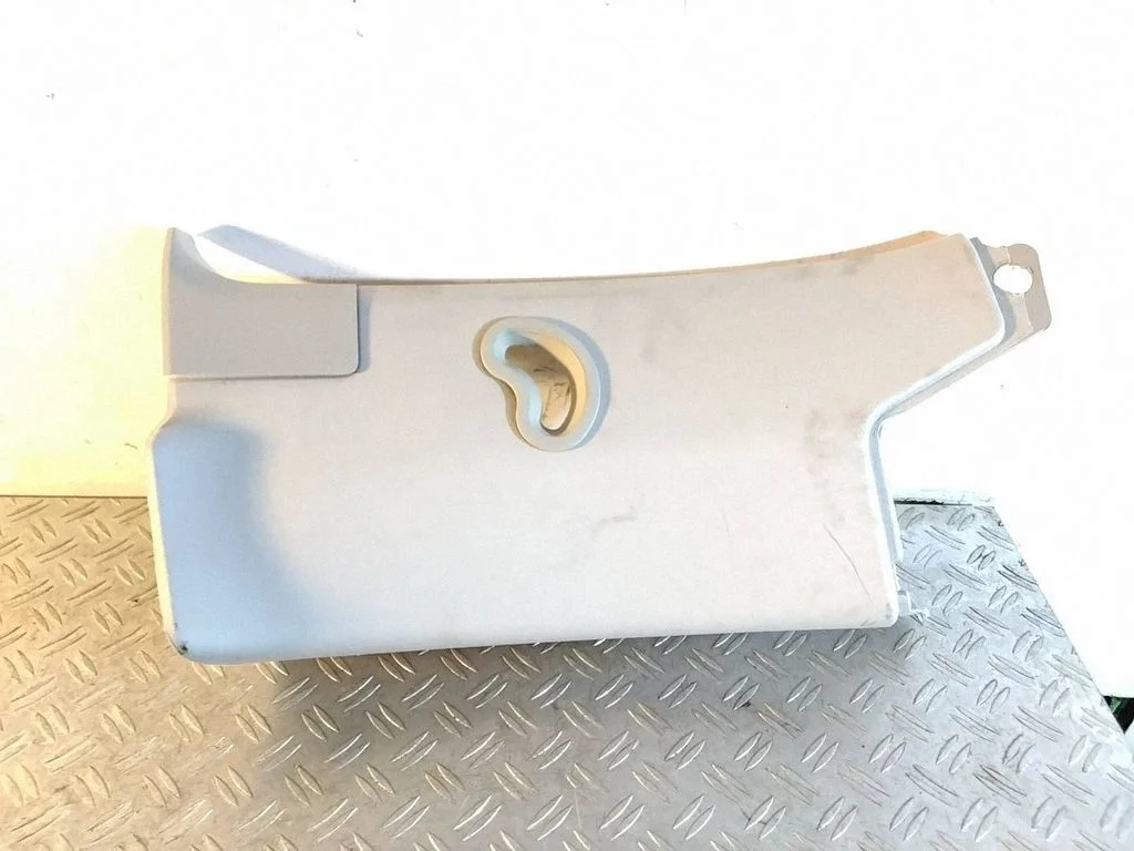 (C) pillar trim 631240032