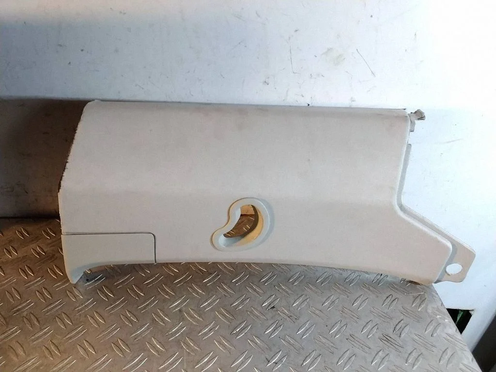 (C) pillar trim 631240031