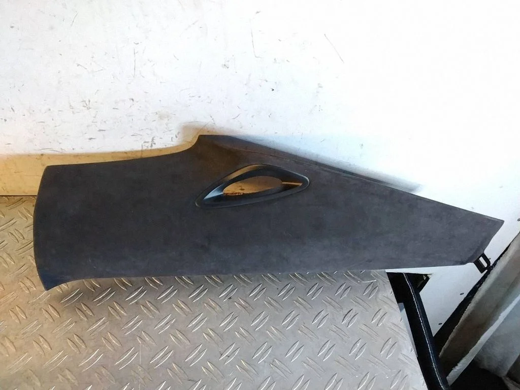 (B) pillar trim (top) – Porsche 911 991 (2011-2019)