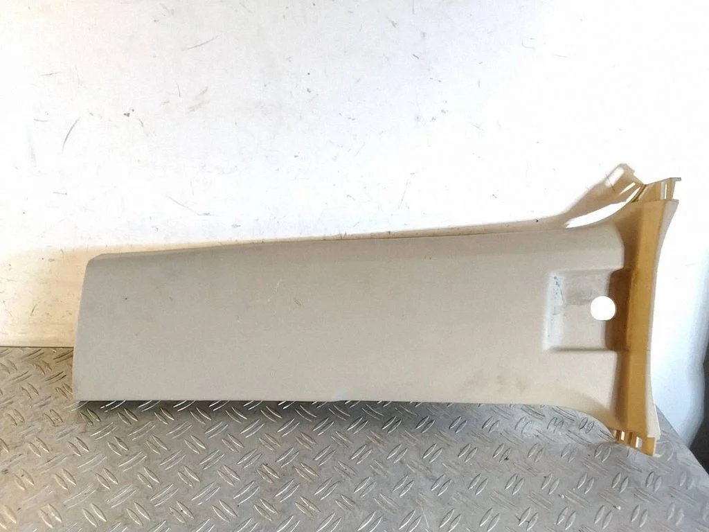 (B) pillar trim (bottom) – Toyota Land Cruiser (J150) (2009-)