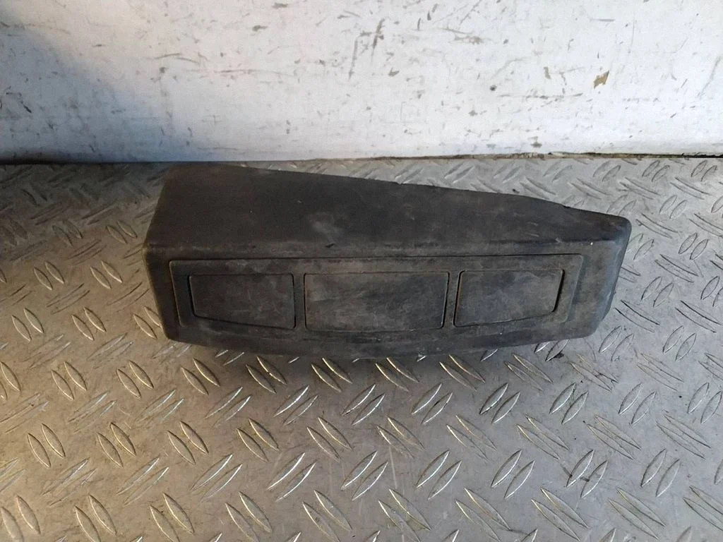 Foot area side trim – Land Rover Discovery Sport (2014-)