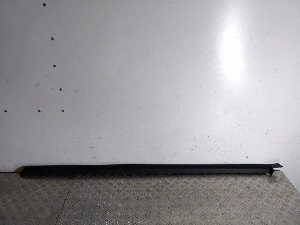 Side skirt front trim – Porsche Cayenne (92A) (2010-2017)