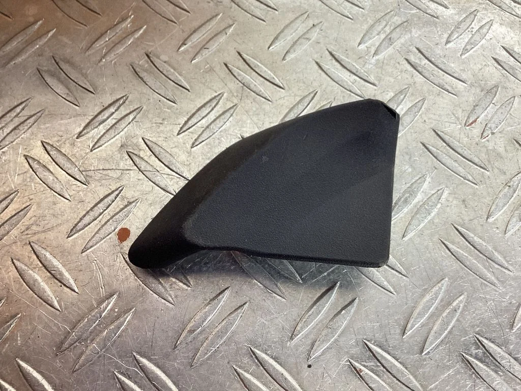 Rear seat side bottom trim – Lexus RX 450H (2016-)