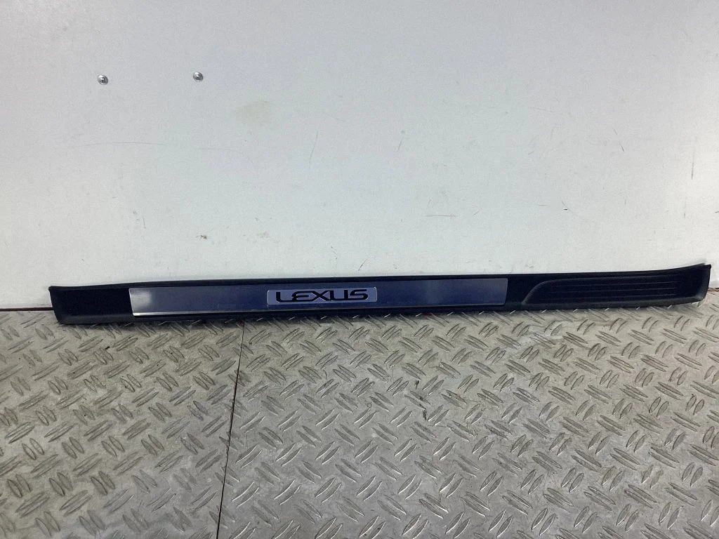 Side skirt front trim – Lexus RC (2014-)