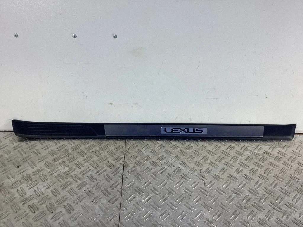 Side skirt front trim – Lexus RC (2014-)
