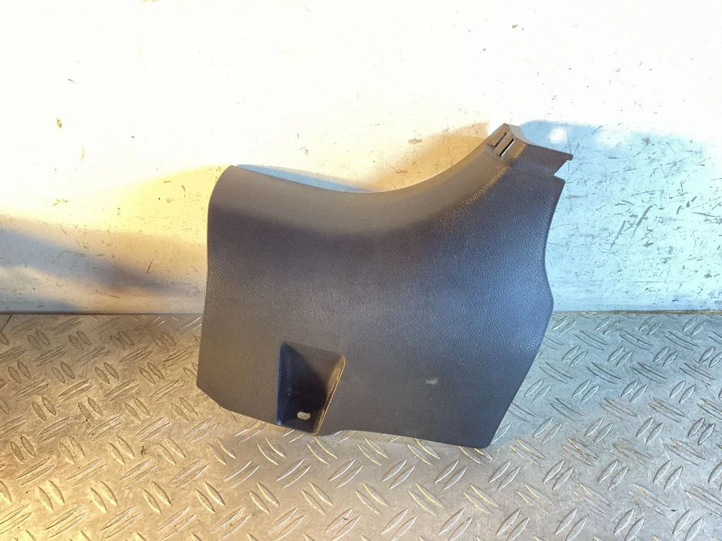 Foot area side trim – Lexus NX (2014-2021)