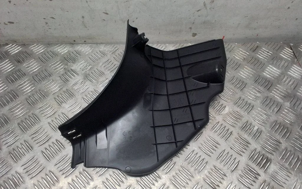 Foot area side trim – Toyota RAV 4 (XA50) (2018-)