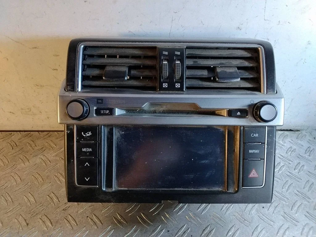 Ekraan / kuvar / väike ekraan – Toyota Land Cruiser (J150) (2009-)