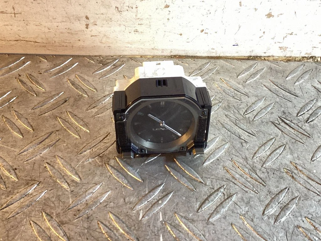 Clock 8391053130