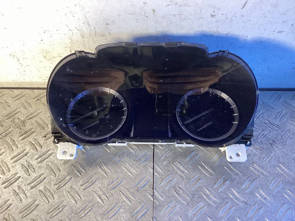 Speedometer (instrument cluster) – Toyota Land Cruiser (J150) (2009-)