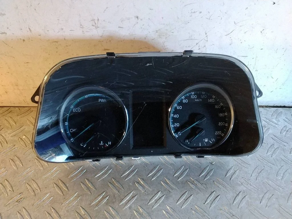 Speedometer (instrument cluster) – Toyota RAV 4 (XA40) (2012-2018)