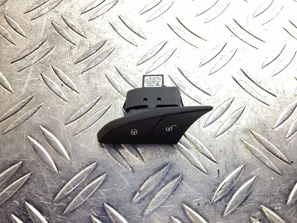 Central locking switch button – Porsche Cayenne (92A) (2010-2017)