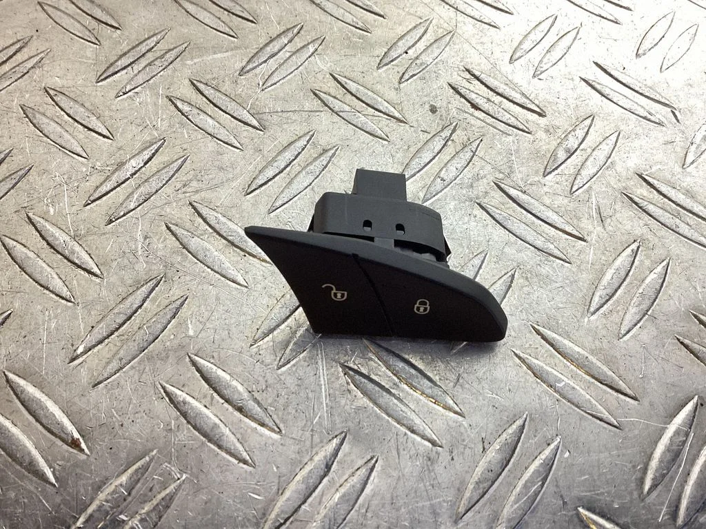 Central locking switch button – Porsche Cayenne (92A) (2010-2017)