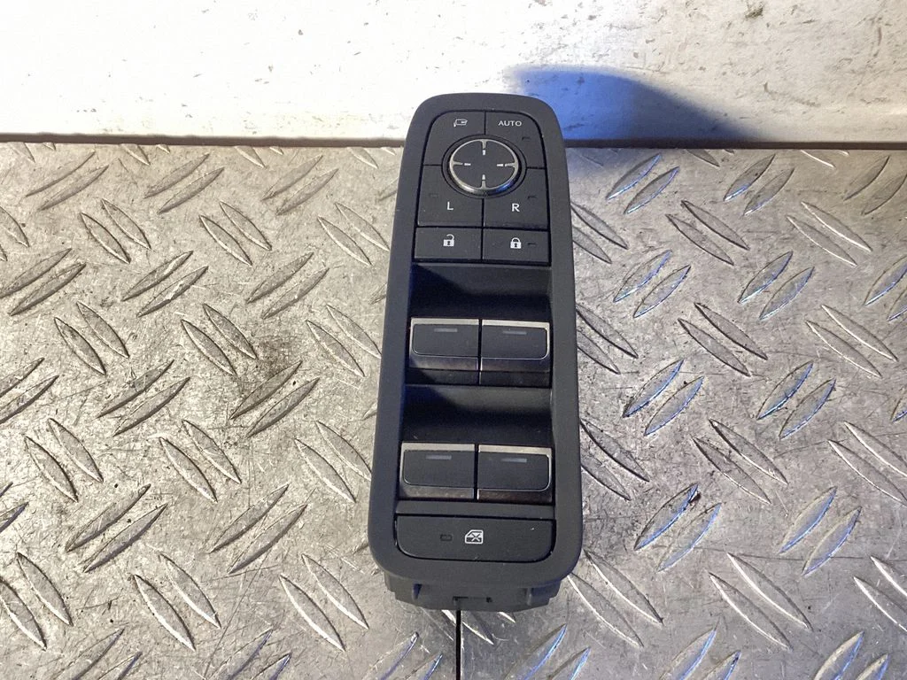 Przełącznik szyb elektrycznych 8404048240