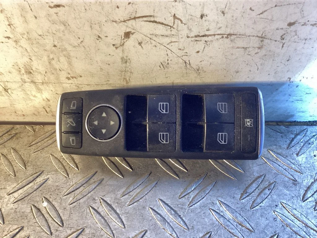 Electric window control switch – Mercedes-Benz ML-Class W166 (2012-2017)