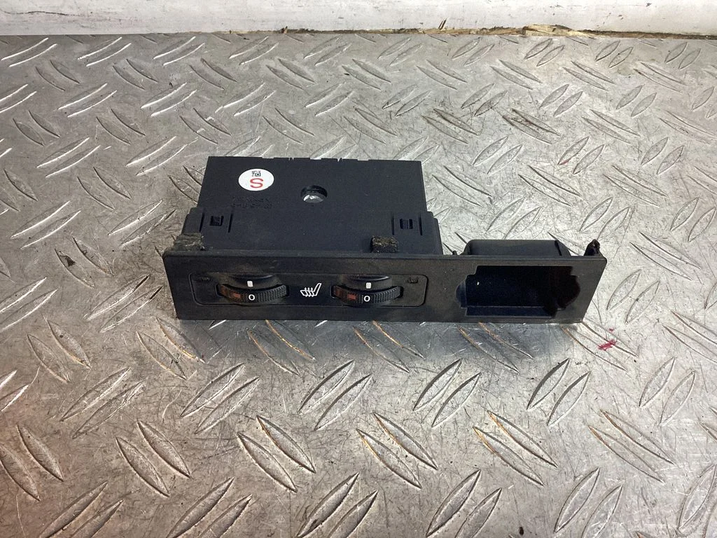 Seat heating switch – Lexus RX III (2008-2015)