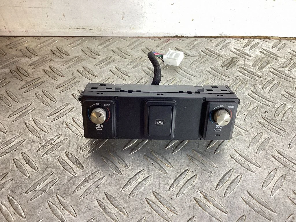 Seat heating switch 1862E48