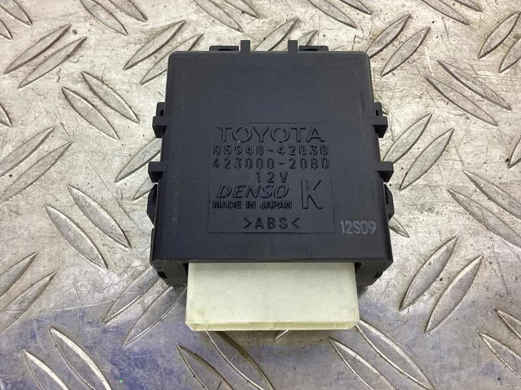 Przekaźnik sterowania szybami – Lexus NX (2014-2021)