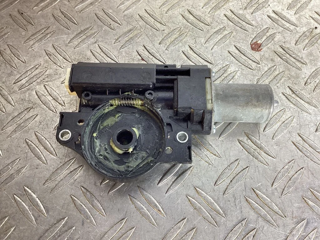 Sunroof motor/actuator – Lexus RX 450H (2016-)