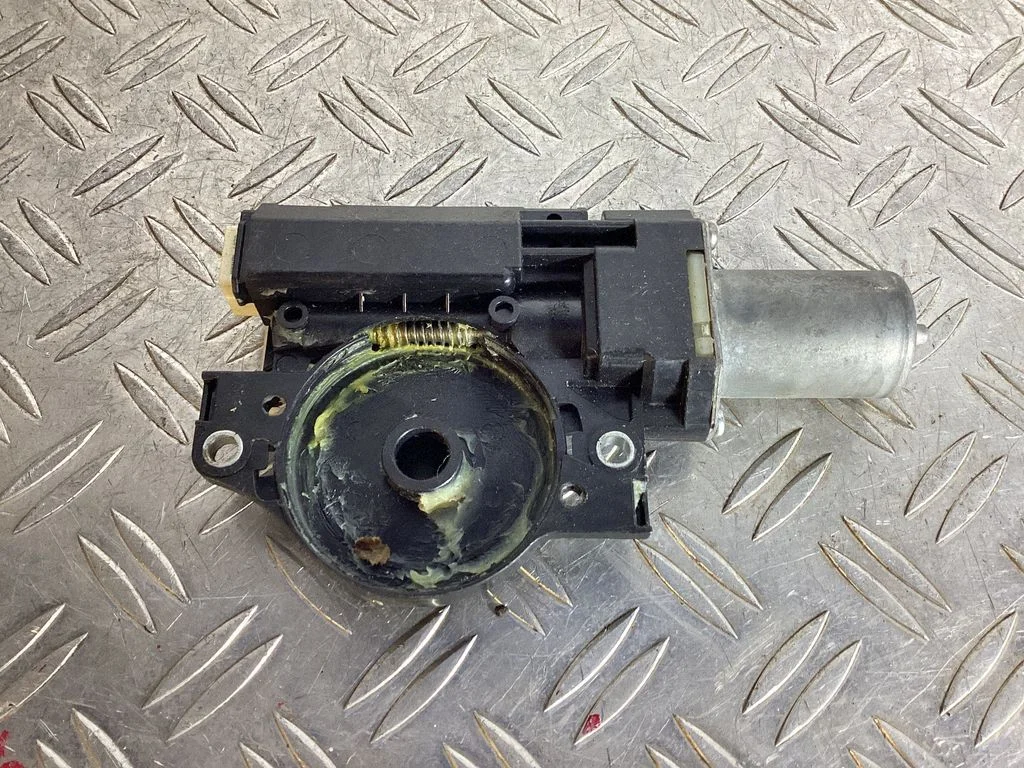 Sunroof motor/actuator – Lexus RX 450H (2016-)