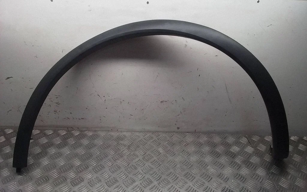 Rear arch trim 7P5853827