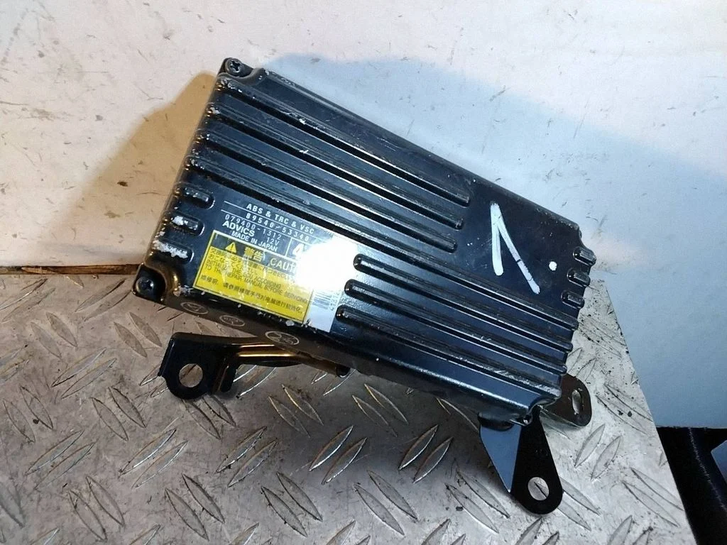ABS-juhtplokk – Lexus IS III XE30 (2013-2020)