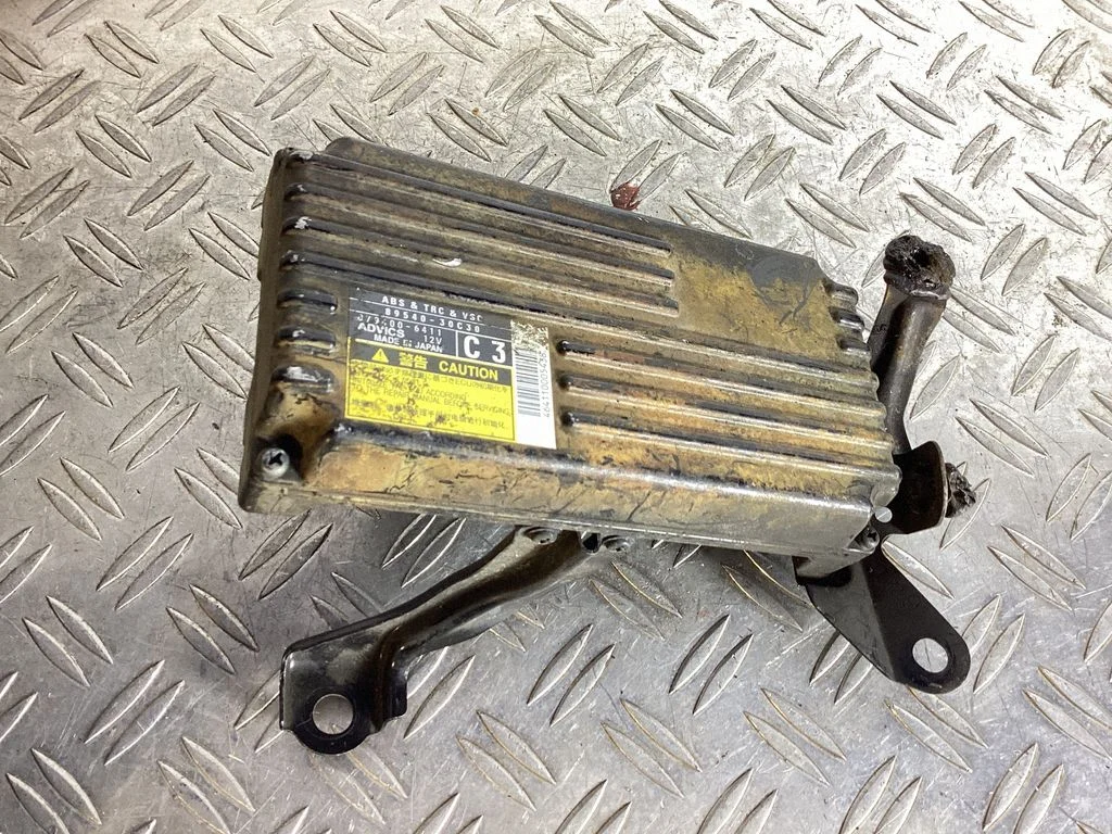 ABS-juhtplokk – Lexus GS 250 350 300H 450H (2013-)