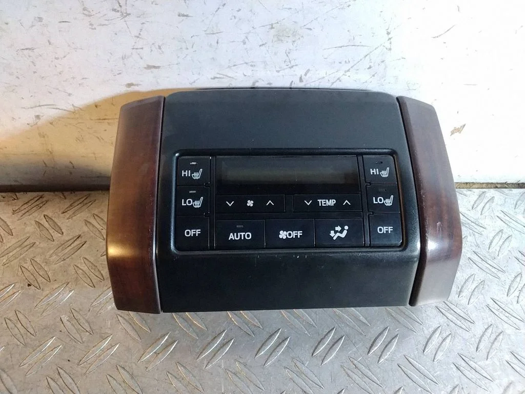 Climate control unit – Toyota Land Cruiser (J150) (2009-)