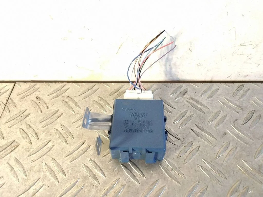 Door central lock control unit/module – Lexus RX III (2008-2015)